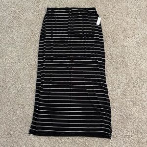 NWT Old Navy- Maxi Skirt- Size Large
